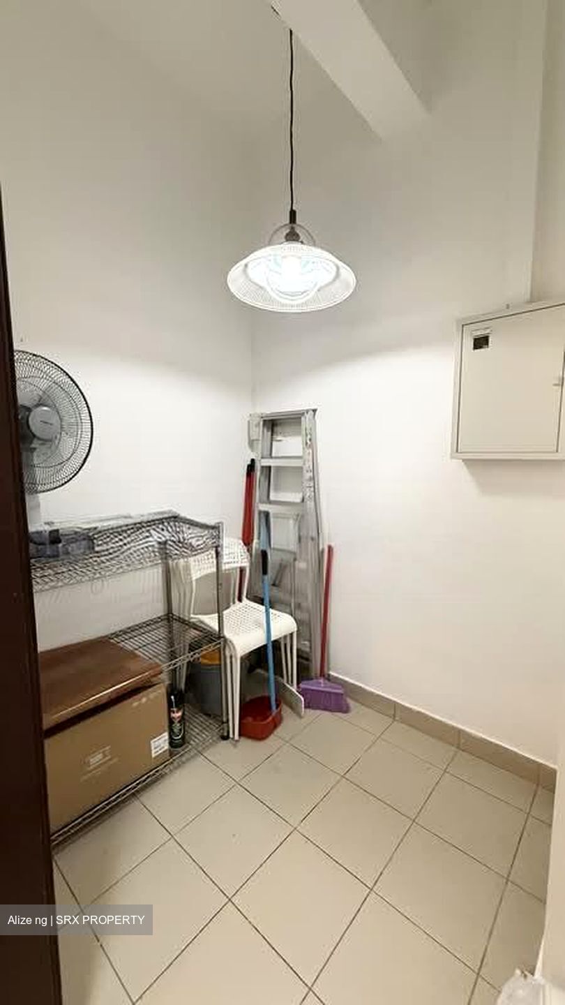Regent Heights (D23), Condominium #559117481